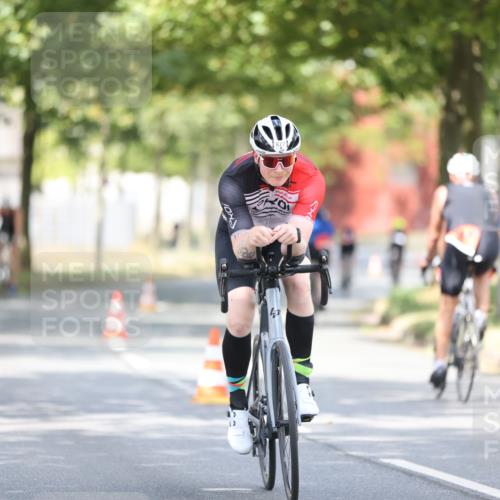 11.08.2024 - GEWOBA Citytriathlon Bremen H.Heesch http://msf.ph/oto/6776810 11.08.2024 11:45:00 Radfahren 763, 827, 916, 927, 956, 964, 973, 996, 1030 meine-sportfotos.de