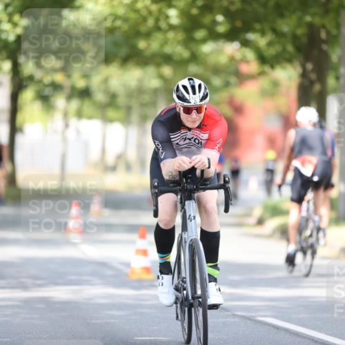 11.08.2024 - GEWOBA Citytriathlon Bremen H.Heesch http://msf.ph/oto/6776813 11.08.2024 11:45:00 Radfahren 763, 827, 916, 927, 956, 964, 973, 996, 1030 meine-sportfotos.de