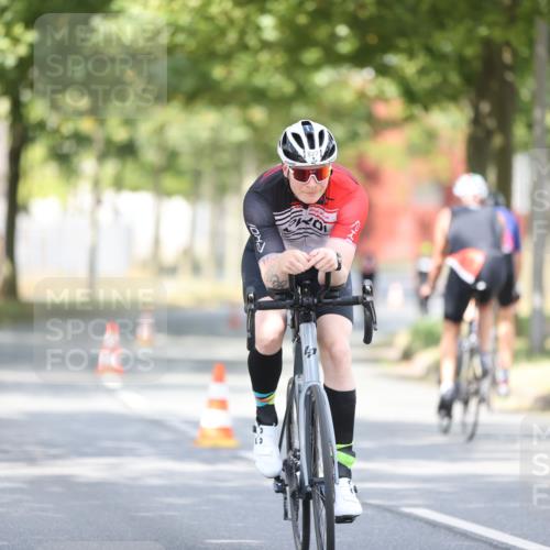 11.08.2024 - GEWOBA Citytriathlon Bremen H.Heesch http://msf.ph/oto/6776816 11.08.2024 11:45:00 Radfahren 763, 827, 916, 927, 956, 964, 973, 996, 1030 meine-sportfotos.de