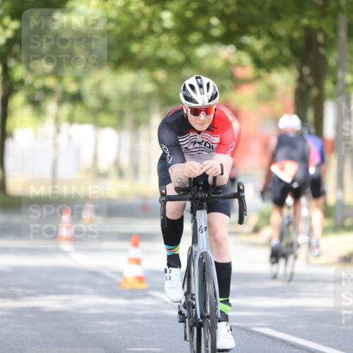 11.08.2024 - GEWOBA Citytriathlon Bremen H.Heesch http://msf.ph/oto/6776819 11.08.2024 11:45:00 Radfahren 763, 827, 916, 927, 956, 964, 973, 996, 1030 meine-sportfotos.de