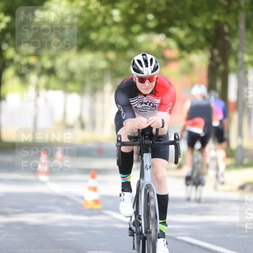 11.08.2024 - GEWOBA Citytriathlon Bremen H.Heesch http://msf.ph/oto/6776822 11.08.2024 11:45:00 Radfahren 763, 827, 916, 927, 956, 964, 973, 996, 1030 meine-sportfotos.de