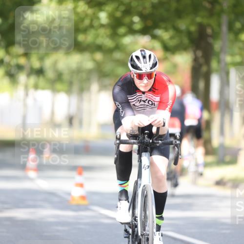 11.08.2024 - GEWOBA Citytriathlon Bremen H.Heesch http://msf.ph/oto/6776828 11.08.2024 11:45:00 Radfahren 763, 827, 916, 927, 956, 964, 973, 996, 1030 meine-sportfotos.de