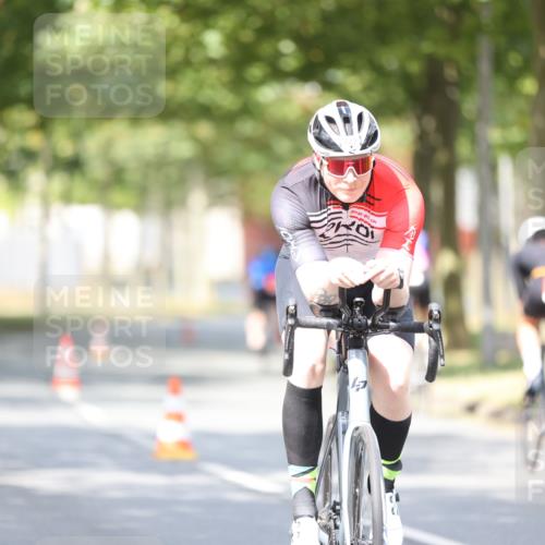 11.08.2024 - GEWOBA Citytriathlon Bremen H.Heesch http://msf.ph/oto/6776834 11.08.2024 11:45:00 Radfahren 763, 827, 916, 927, 956, 964, 973, 996, 1030 meine-sportfotos.de