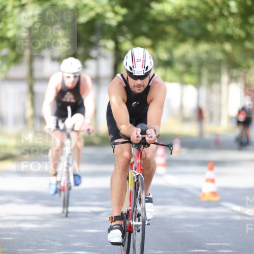 11.08.2024 - GEWOBA Citytriathlon Bremen H.Heesch http://msf.ph/oto/6776947 11.08.2024 11:45:04 Radfahren 819, 827, 916, 927, 956, 964, 973, 996, 1030 meine-sportfotos.de