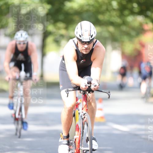 11.08.2024 - GEWOBA Citytriathlon Bremen H.Heesch http://msf.ph/oto/6776960 11.08.2024 11:45:05 Radfahren 819, 827, 916, 927, 956, 964, 973, 996, 1030 meine-sportfotos.de
