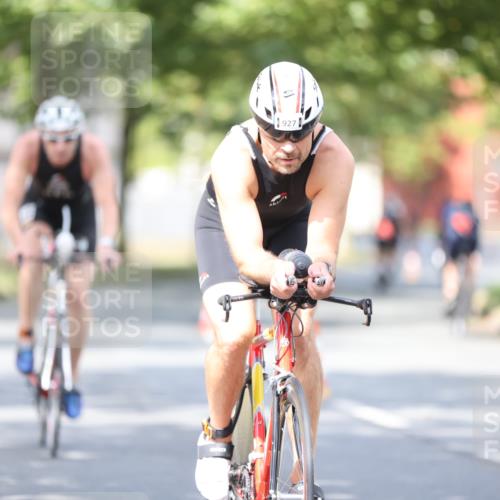 11.08.2024 - GEWOBA Citytriathlon Bremen H.Heesch http://msf.ph/oto/6776962 11.08.2024 11:45:05 Radfahren 819, 827, 916, 927, 956, 964, 973, 996, 1030 meine-sportfotos.de