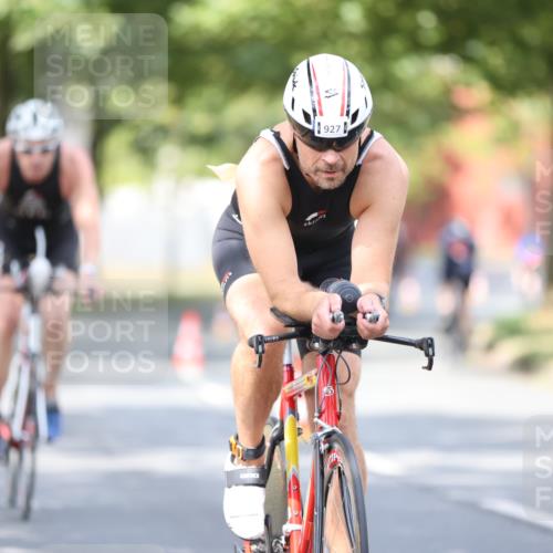 11.08.2024 - GEWOBA Citytriathlon Bremen H.Heesch http://msf.ph/oto/6776968 11.08.2024 11:45:05 Radfahren 819, 827, 916, 927, 956, 964, 973, 996, 1030 meine-sportfotos.de
