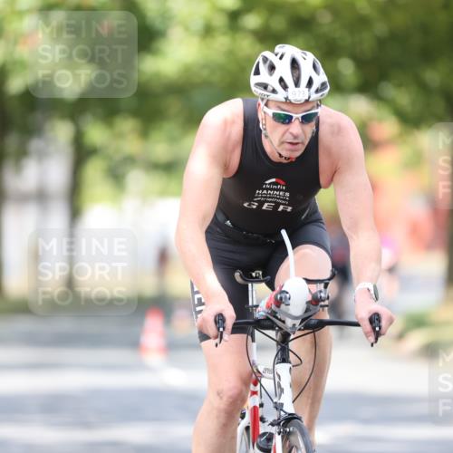 11.08.2024 - GEWOBA Citytriathlon Bremen H.Heesch http://msf.ph/oto/6776987 11.08.2024 11:45:06 Radfahren 819, 827, 916, 927, 956, 964, 973, 974, 996, 1030 meine-sportfotos.de