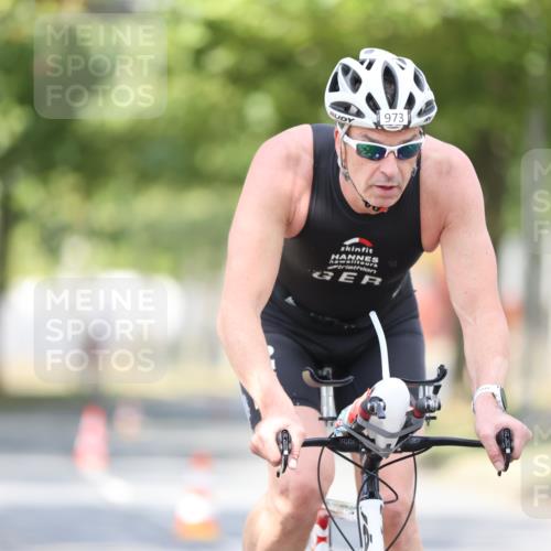 11.08.2024 - GEWOBA Citytriathlon Bremen H.Heesch http://msf.ph/oto/6776996 11.08.2024 11:45:06 Radfahren 819, 827, 916, 927, 956, 964, 973, 974, 996, 1030 meine-sportfotos.de