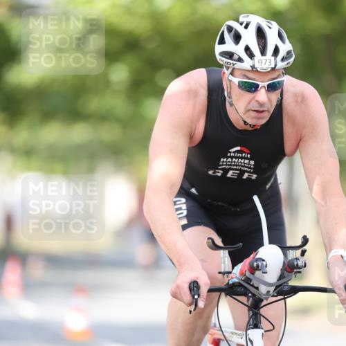 11.08.2024 - GEWOBA Citytriathlon Bremen H.Heesch http://msf.ph/oto/6777000 11.08.2024 11:45:06 Radfahren 819, 827, 916, 927, 956, 964, 973, 974, 996, 1030 meine-sportfotos.de
