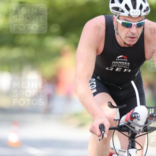 11.08.2024 - GEWOBA Citytriathlon Bremen H.Heesch http://msf.ph/oto/6777006 11.08.2024 11:45:06 Radfahren 819, 827, 916, 927, 956, 964, 973, 974, 996, 1030 meine-sportfotos.de