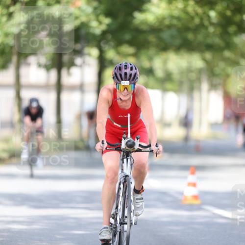 11.08.2024 - GEWOBA Citytriathlon Bremen H.Heesch http://msf.ph/oto/6777040 11.08.2024 11:45:13 Radfahren 819, 827, 927, 973, 974, 996, 1030 meine-sportfotos.de