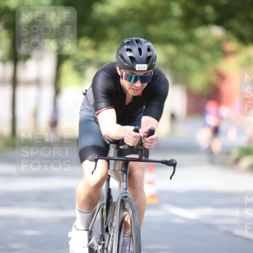 11.08.2024 - GEWOBA Citytriathlon Bremen H.Heesch http://msf.ph/oto/6777113 11.08.2024 11:45:16 Radfahren 819, 900, 927, 973, 974, 1030 meine-sportfotos.de