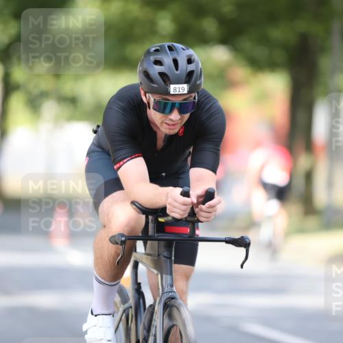 11.08.2024 - GEWOBA Citytriathlon Bremen H.Heesch http://msf.ph/oto/6777122 11.08.2024 11:45:16 Radfahren 819, 900, 927, 973, 974, 1030 meine-sportfotos.de