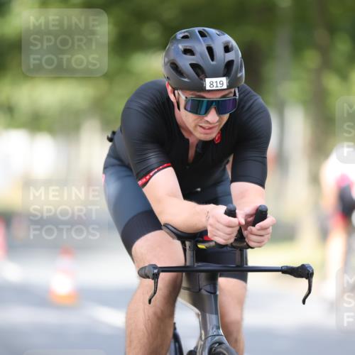 11.08.2024 - GEWOBA Citytriathlon Bremen H.Heesch http://msf.ph/oto/6777130 11.08.2024 11:45:16 Radfahren 819, 900, 927, 973, 974, 1030 meine-sportfotos.de