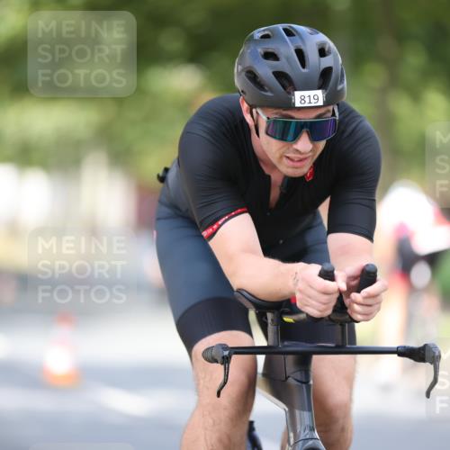 11.08.2024 - GEWOBA Citytriathlon Bremen H.Heesch http://msf.ph/oto/6777133 11.08.2024 11:45:16 Radfahren 819, 900, 927, 973, 974, 1030 meine-sportfotos.de