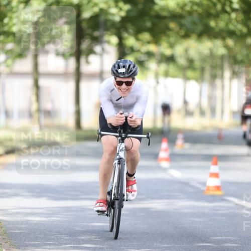 11.08.2024 - GEWOBA Citytriathlon Bremen H.Heesch http://msf.ph/oto/6777196 11.08.2024 11:45:21 Radfahren 819, 900, 974, 1030 meine-sportfotos.de