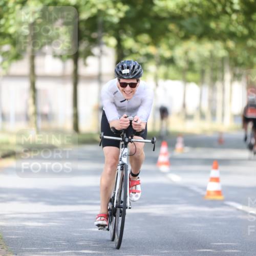 11.08.2024 - GEWOBA Citytriathlon Bremen H.Heesch http://msf.ph/oto/6777199 11.08.2024 11:45:21 Radfahren 819, 900, 974, 1030 meine-sportfotos.de