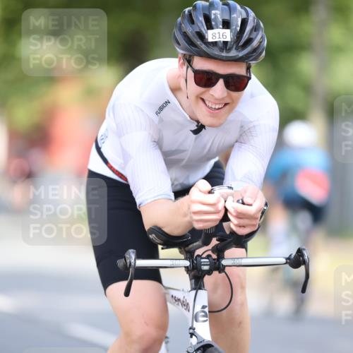 11.08.2024 - GEWOBA Citytriathlon Bremen H.Heesch http://msf.ph/oto/6777252 11.08.2024 11:45:22 Radfahren 819, 900, 974, 1030 meine-sportfotos.de