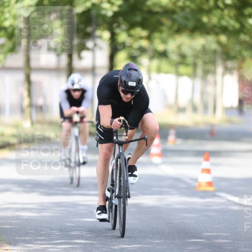 11.08.2024 - GEWOBA Citytriathlon Bremen H.Heesch http://msf.ph/oto/6777269 11.08.2024 11:45:26 Radfahren 819, 900, 974 meine-sportfotos.de