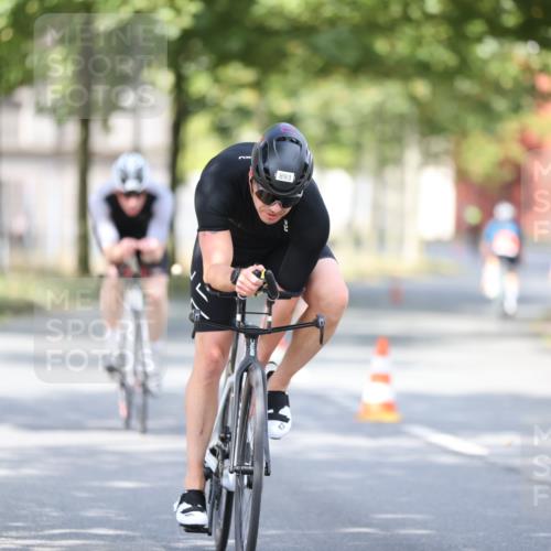 11.08.2024 - GEWOBA Citytriathlon Bremen H.Heesch http://msf.ph/oto/6777287 11.08.2024 11:45:26 Radfahren 819, 900, 974 meine-sportfotos.de