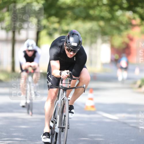 11.08.2024 - GEWOBA Citytriathlon Bremen H.Heesch http://msf.ph/oto/6777293 11.08.2024 11:45:26 Radfahren 819, 900, 974 meine-sportfotos.de