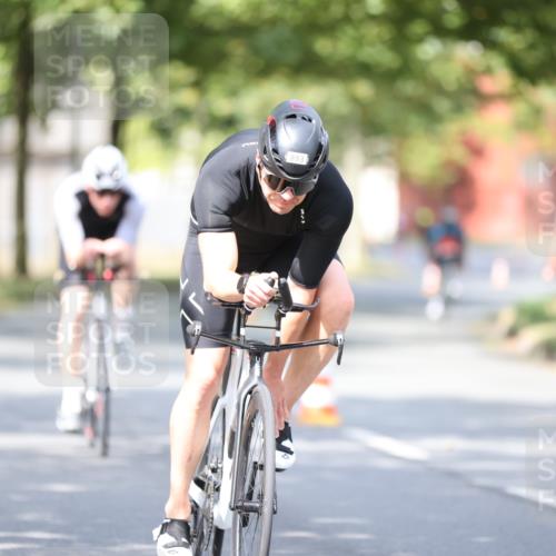 11.08.2024 - GEWOBA Citytriathlon Bremen H.Heesch http://msf.ph/oto/6777299 11.08.2024 11:45:26 Radfahren 819, 900, 974 meine-sportfotos.de