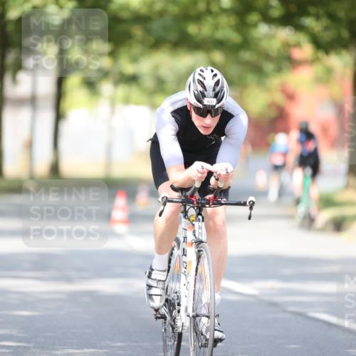 11.08.2024 - GEWOBA Citytriathlon Bremen H.Heesch http://msf.ph/oto/6777314 11.08.2024 11:45:27 Radfahren 819, 900, 974 meine-sportfotos.de