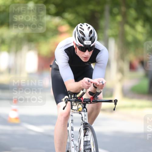 11.08.2024 - GEWOBA Citytriathlon Bremen H.Heesch http://msf.ph/oto/6777335 11.08.2024 11:45:27 Radfahren 819, 900, 974 meine-sportfotos.de