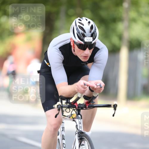 11.08.2024 - GEWOBA Citytriathlon Bremen H.Heesch http://msf.ph/oto/6777345 11.08.2024 11:45:27 Radfahren 819, 900, 974 meine-sportfotos.de