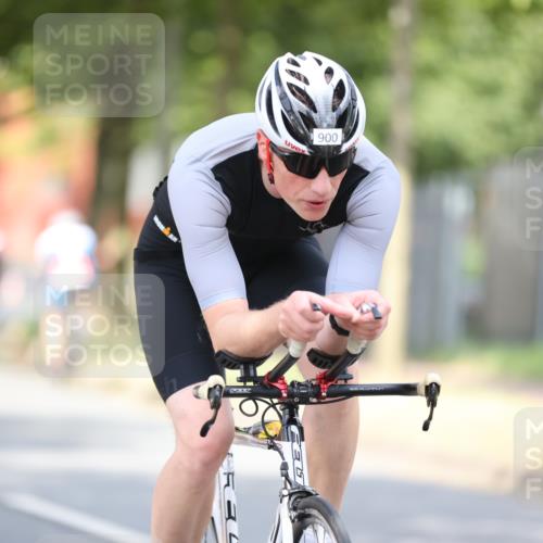 11.08.2024 - GEWOBA Citytriathlon Bremen H.Heesch http://msf.ph/oto/6777349 11.08.2024 11:45:27 Radfahren 819, 900, 974 meine-sportfotos.de