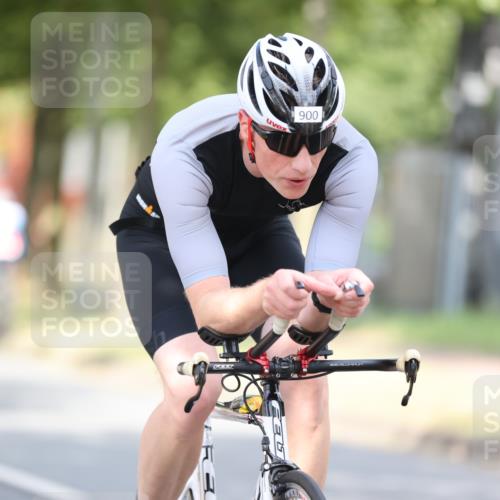11.08.2024 - GEWOBA Citytriathlon Bremen H.Heesch http://msf.ph/oto/6777353 11.08.2024 11:45:27 Radfahren 819, 900, 974 meine-sportfotos.de