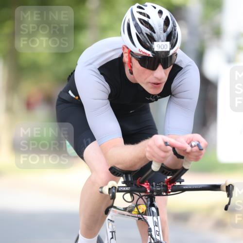 11.08.2024 - GEWOBA Citytriathlon Bremen H.Heesch http://msf.ph/oto/6777359 11.08.2024 11:45:28 Radfahren 819, 822, 900, 974, 994 meine-sportfotos.de