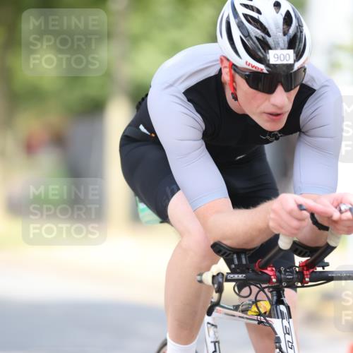 11.08.2024 - GEWOBA Citytriathlon Bremen H.Heesch http://msf.ph/oto/6777361 11.08.2024 11:45:28 Radfahren 819, 822, 900, 974, 994 meine-sportfotos.de