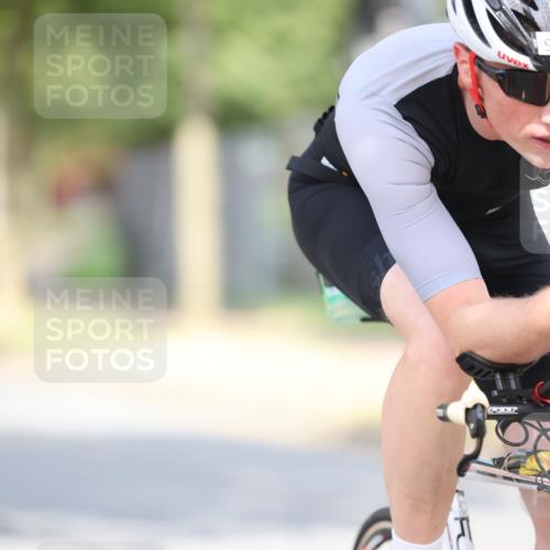 11.08.2024 - GEWOBA Citytriathlon Bremen H.Heesch http://msf.ph/oto/6777364 11.08.2024 11:45:28 Radfahren 819, 822, 900, 974, 994 meine-sportfotos.de