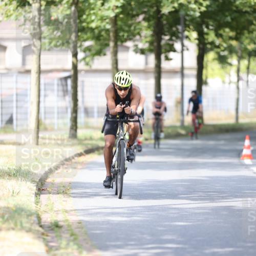 11.08.2024 - GEWOBA Citytriathlon Bremen H.Heesch http://msf.ph/oto/6777372 11.08.2024 11:45:38 Radfahren 822, 826, 867, 871, 873, 875, 900, 936, 994, 1029 meine-sportfotos.de