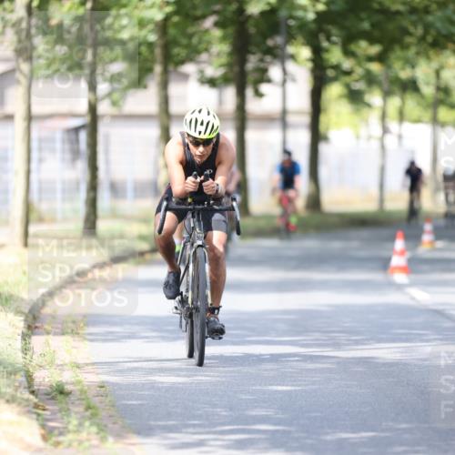11.08.2024 - GEWOBA Citytriathlon Bremen H.Heesch http://msf.ph/oto/6777391 11.08.2024 11:45:39 Radfahren 822, 826, 867, 871, 873, 875, 900, 936, 994, 1029 meine-sportfotos.de