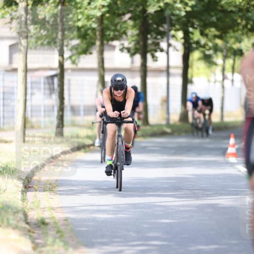 11.08.2024 - GEWOBA Citytriathlon Bremen H.Heesch http://msf.ph/oto/6777415 11.08.2024 11:45:40 Radfahren 822, 826, 867, 871, 873, 875, 936, 994, 1029 meine-sportfotos.de