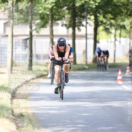 11.08.2024 - GEWOBA Citytriathlon Bremen H.Heesch http://msf.ph/oto/6777418 11.08.2024 11:45:40 Radfahren 822, 826, 867, 871, 873, 875, 936, 994, 1029 meine-sportfotos.de