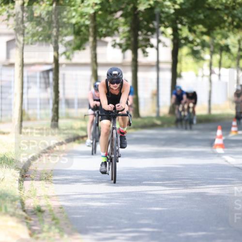 11.08.2024 - GEWOBA Citytriathlon Bremen H.Heesch http://msf.ph/oto/6777420 11.08.2024 11:45:40 Radfahren 822, 826, 867, 871, 873, 875, 936, 994, 1029 meine-sportfotos.de