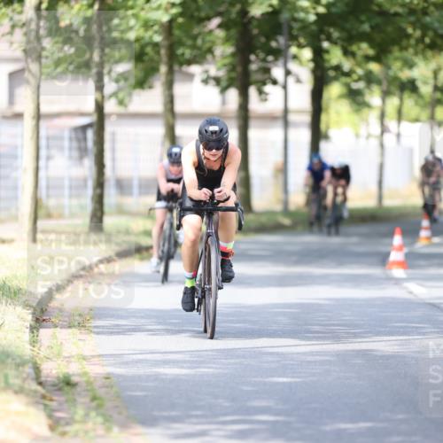 11.08.2024 - GEWOBA Citytriathlon Bremen H.Heesch http://msf.ph/oto/6777426 11.08.2024 11:45:40 Radfahren 822, 826, 867, 871, 873, 875, 936, 994, 1029 meine-sportfotos.de