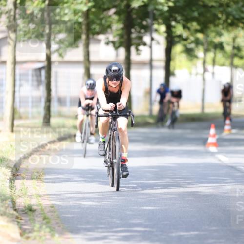 11.08.2024 - GEWOBA Citytriathlon Bremen H.Heesch http://msf.ph/oto/6777434 11.08.2024 11:45:40 Radfahren 822, 826, 867, 871, 873, 875, 936, 994, 1029 meine-sportfotos.de