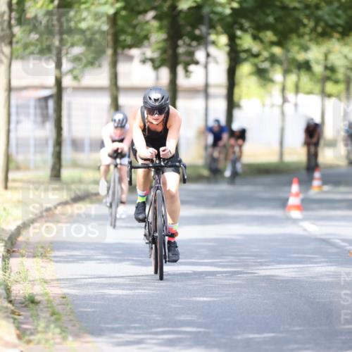 11.08.2024 - GEWOBA Citytriathlon Bremen H.Heesch http://msf.ph/oto/6777441 11.08.2024 11:45:40 Radfahren 822, 826, 867, 871, 873, 875, 936, 994, 1029 meine-sportfotos.de