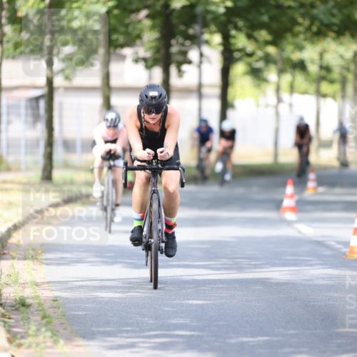 11.08.2024 - GEWOBA Citytriathlon Bremen H.Heesch http://msf.ph/oto/6777447 11.08.2024 11:45:40 Radfahren 822, 826, 867, 871, 873, 875, 936, 994, 1029 meine-sportfotos.de