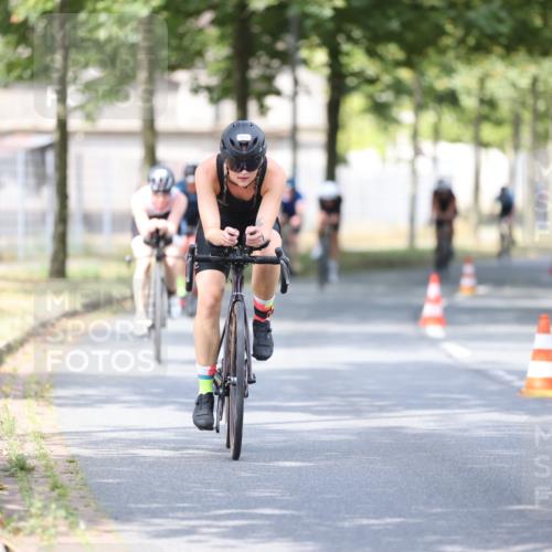11.08.2024 - GEWOBA Citytriathlon Bremen H.Heesch http://msf.ph/oto/6777456 11.08.2024 11:45:41 Radfahren 822, 826, 867, 871, 873, 875, 936, 994, 1029 meine-sportfotos.de