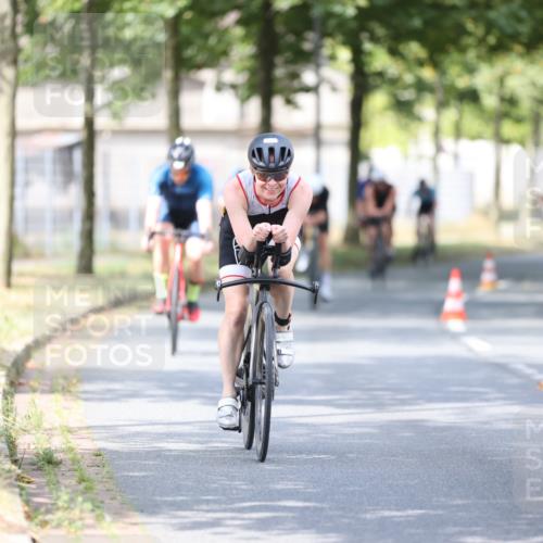 11.08.2024 - GEWOBA Citytriathlon Bremen H.Heesch http://msf.ph/oto/6777462 11.08.2024 11:45:42 Radfahren 822, 826, 867, 871, 873, 875, 936, 994, 1029 meine-sportfotos.de