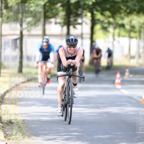 11.08.2024 - GEWOBA Citytriathlon Bremen H.Heesch http://msf.ph/oto/6777465 11.08.2024 11:45:42 Radfahren 822, 826, 867, 871, 873, 875, 936, 994, 1029 meine-sportfotos.de