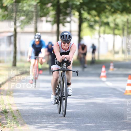11.08.2024 - GEWOBA Citytriathlon Bremen H.Heesch http://msf.ph/oto/6777472 11.08.2024 11:45:42 Radfahren 822, 826, 867, 871, 873, 875, 936, 994, 1029 meine-sportfotos.de