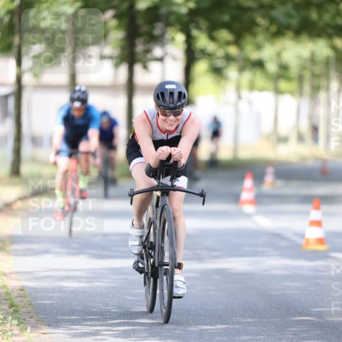 11.08.2024 - GEWOBA Citytriathlon Bremen H.Heesch http://msf.ph/oto/6777479 11.08.2024 11:45:42 Radfahren 822, 826, 867, 871, 873, 875, 936, 994, 1029 meine-sportfotos.de