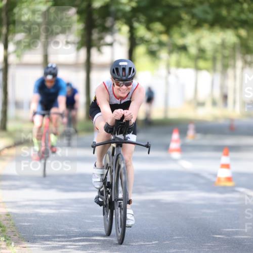 11.08.2024 - GEWOBA Citytriathlon Bremen H.Heesch http://msf.ph/oto/6777482 11.08.2024 11:45:42 Radfahren 822, 826, 867, 871, 873, 875, 936, 994, 1029 meine-sportfotos.de